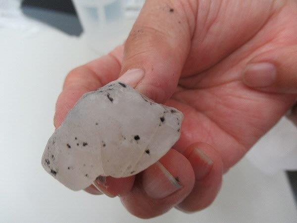 海で拾った赤い石を磨いたもの (フィリピンの海で拾った石ころ 海で拾った赤い石を磨いたもの (フィリピンの海で拾った石ころ